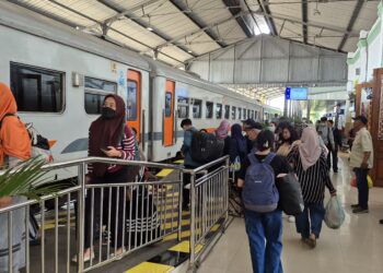 Akomodir Lonjakan Penumpang Selama Angkutan Nataru 2025/2026, KAI Daop 7 Madiun Tambah Satu Rangkaian KA Brantas