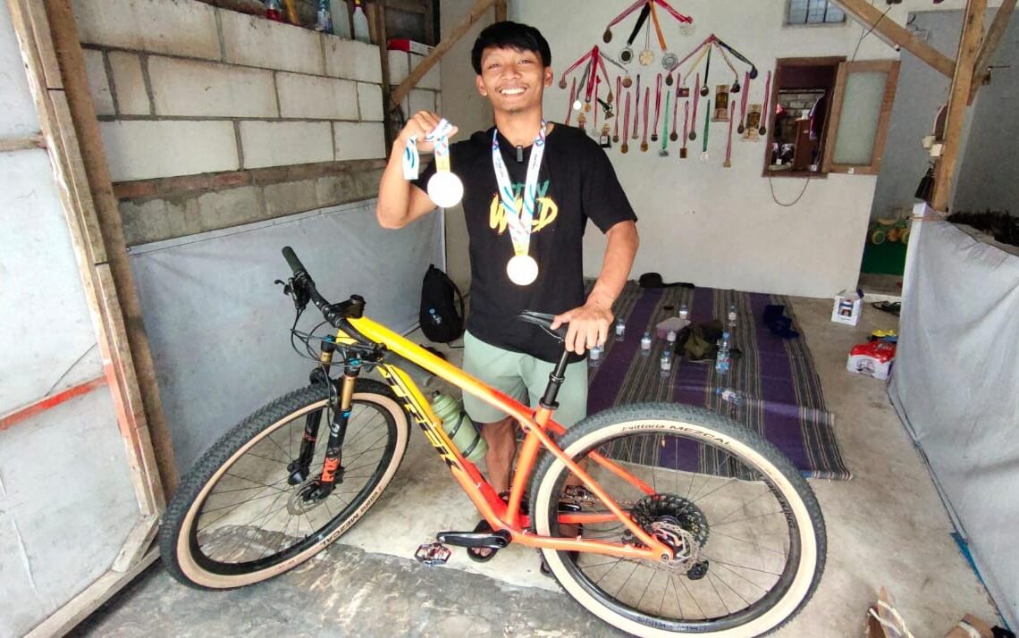Atlet Balap Sepeda Asal Kediri, Bawa Pulang Emas dan Perak di Sea Games 2025 Thailand