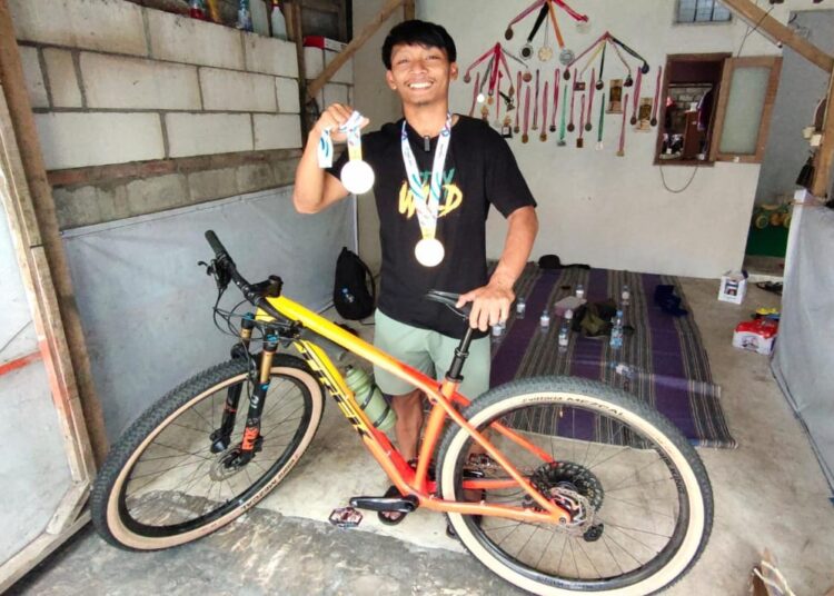 Atlet Balap Sepeda Asal Kediri, Bawa Pulang Emas dan Perak di Sea Games 2025 Thailand