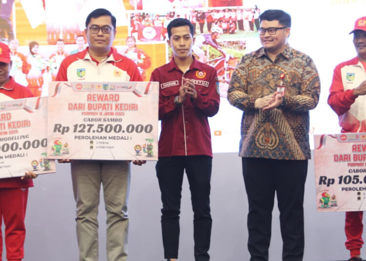 Ratusan Atlet Porprov dan Sea Games Terima Bonus Rp2,4 Miliar