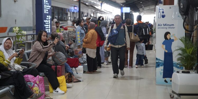 Penumpang Daop 7 Madiun Tumbuh 9 Persen, Kereta Api Makin Jadi Pilihan Utama