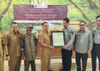 Patung Macan Putih Balongjeruk Miliki Sertifikat Hak Cipta