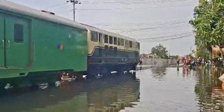Terdampak Banjir di Pekalongan–Sragi, Seluruh jadwal KA Jarak Jauh Daop 7 Madiun Tetap Tepat Waktu