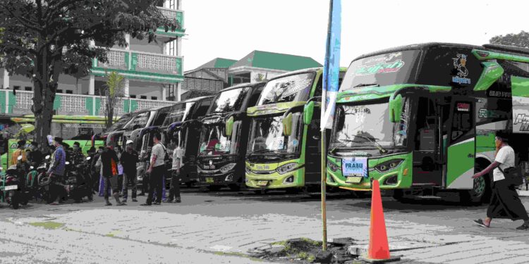 Jelang Ramadan 17 Ribu Santri Ponpes Lirboyo Mudik Bareng