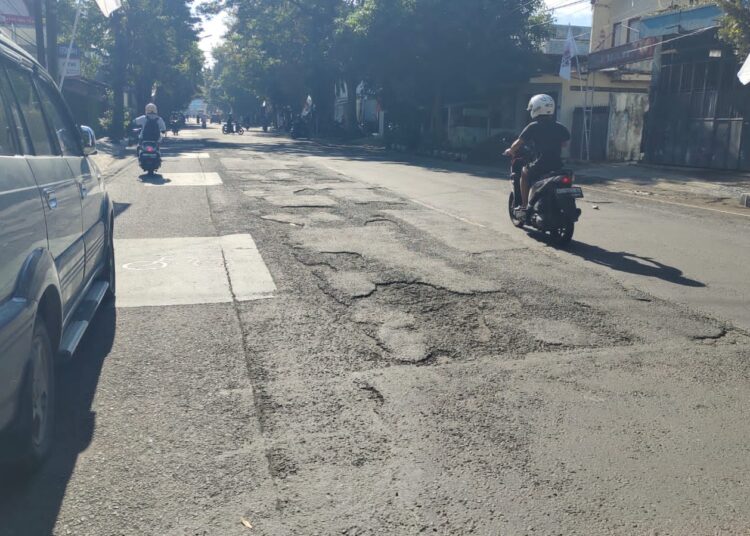 Jalan Imam Bonjol Kota Kediri Rusak, Bahayakan Pengguna Jalan