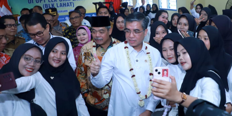 Menaker Minta Lulusan BLK ‘Diantar’ Sampai Dapat Kerja