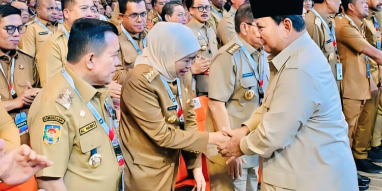 Khofifah, Bersama Emil dan Forkopimda Jatim Hadiri Rakornas Pemerintah Pusat dan Daerah Yang Dipimpin Presiden Prabowo