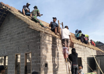 Puluhan Tahun Berlindung di Balik Sesek, Sumiin Tak Lagi Cemas Saat Hujan Berkat TMMD ke-127