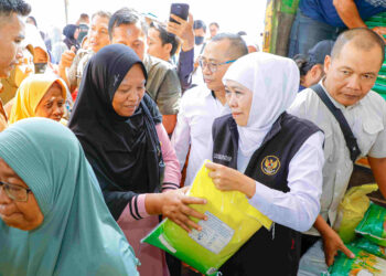 Pasar Murah Nganjuk, Khofifah Tegaskan Komitmen Kendalikan Inflasi dan Stabilkan Harga Bahan Pokok
