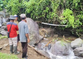 Banjir Terjang Desa Besowo, Pipa Air Bersih Putus dan 500 Warga Kesulitan Air