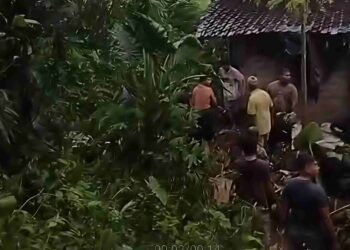 Tembok Rumah Jebol Diterjang Longsor dan Luapan Air