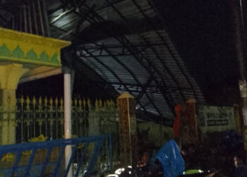 Hujan Deras dan Angin Kencang Terjang Kecamatan Kepung, Atap Rumah Beterbangan