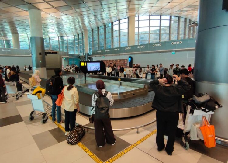 Bandara Dhoho Kediri Mulai Padat, Ratusan Pemudik dari Jakarta Tiba di Kediri