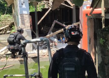 Polres Kediri Selidiki Ledakan di Kandangan, Petugas Penjinak Bom Sisir Lokasi