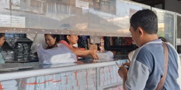 Imbas Konflik Iran-Israel, Harga Plastik di Kediri Melonjak 100 Persen