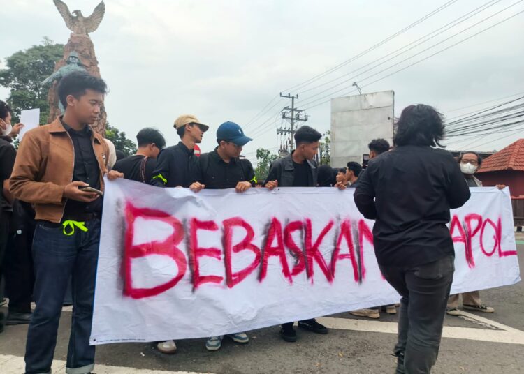 Puluhan Mahasiswa UB Kediri Demo Tuntut Keadilan untuk Andrie Yunus hingga