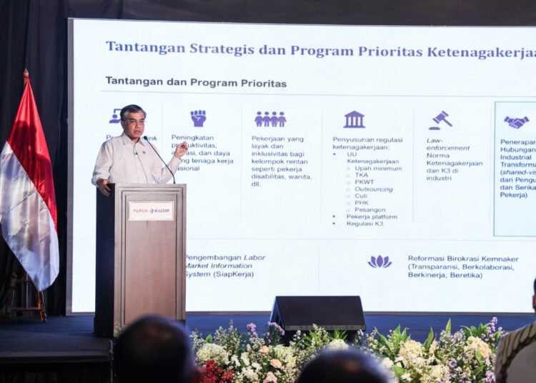 Pemanfaatan AI di Indonesia Masih Rendah, Menaker: Pekerja Harus Siap Hadapi Perkembangan Teknologi