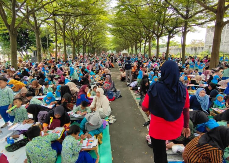 Rayakan Hari Kartini, 6.000 Peserta Ikuti Lomba Mewarnai Berbasis Teknologi di Kediri