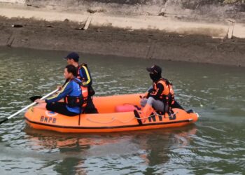Santri Hilang Terseret Arus Sungai Watuturi Kediri, Tim Gabungan Lakukan Pencarian Intensif