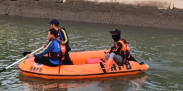 Santri Hilang Terseret Arus Sungai Watuturi Kediri, Tim Gabungan Lakukan Pencarian Intensif