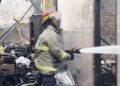 Diduga Korsleting Listrik, Rumah Warga di Banyakan Kediri Hangus Terbakar