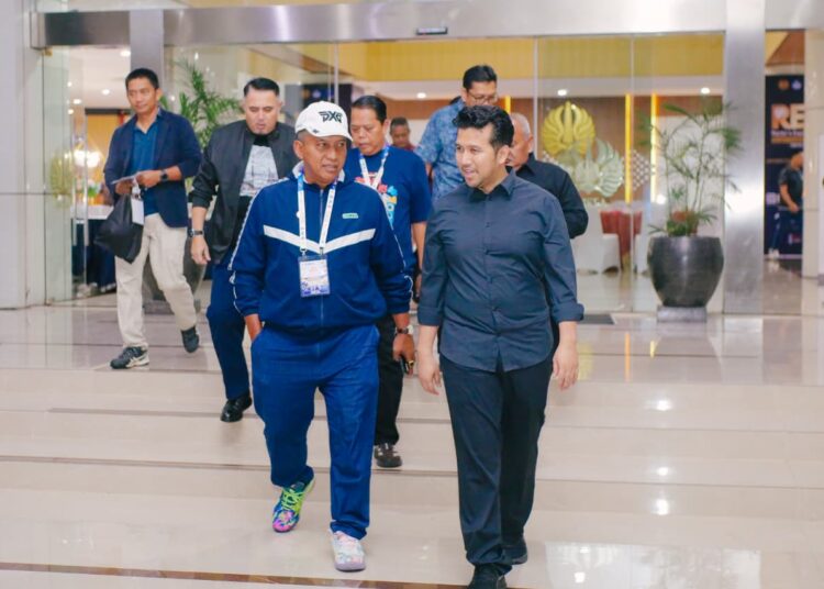 Emil Dardak Ajak Mahasiswa Unesa Jadi Penggerak Persatuan Menuju Indonesia Emas 2045
