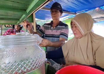 Kesegaran Klasik Es Campur Pak Cipto, Legenda Rasa di Pasar Selowarih Kediri yang Bertahan Melintas Zaman