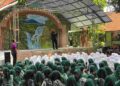 Tekan Angka Kecelakaan, KAI Daop 7 Edukasi 983 Siswa SMPN 1 Gampengrejo Terkait Keselamatan Jalur KA