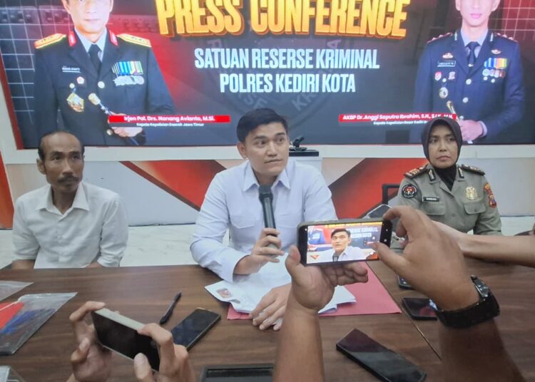 Jual Konten Pornografi Buatan Sendiri di Telegram, Pasutri di Kediri Diringkus Polisi