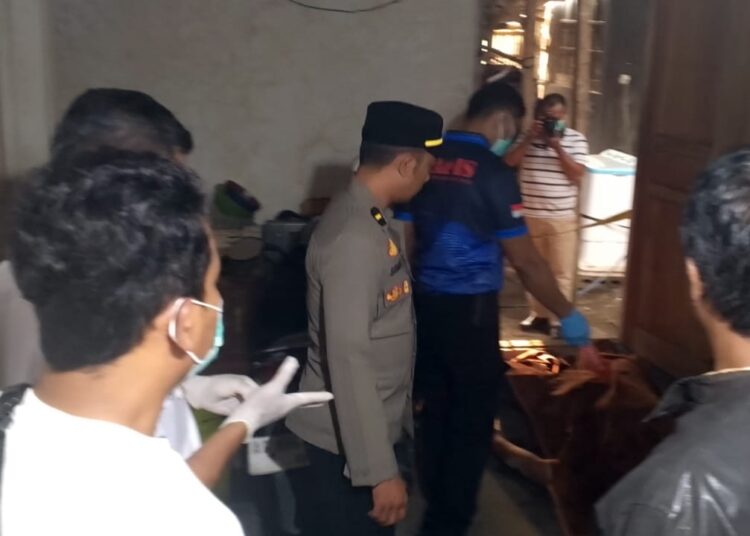 Pedagang di Kediri Ditemukan Tewas Membusuk di Depan Dapur, Diduga Pecah Pembuluh Darah