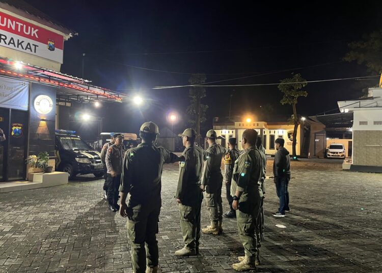 Antisipasi Gangguan Kamtibmas, Satpol PP Kabupaten Kediri dan Polsek Ngasem Gelar Patroli Gabungan