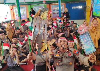 Edukasi Dampak Gadget, Polsek Kediri Kota Gelar Teater Wayang Karton di TK Kemala Bhayangkari