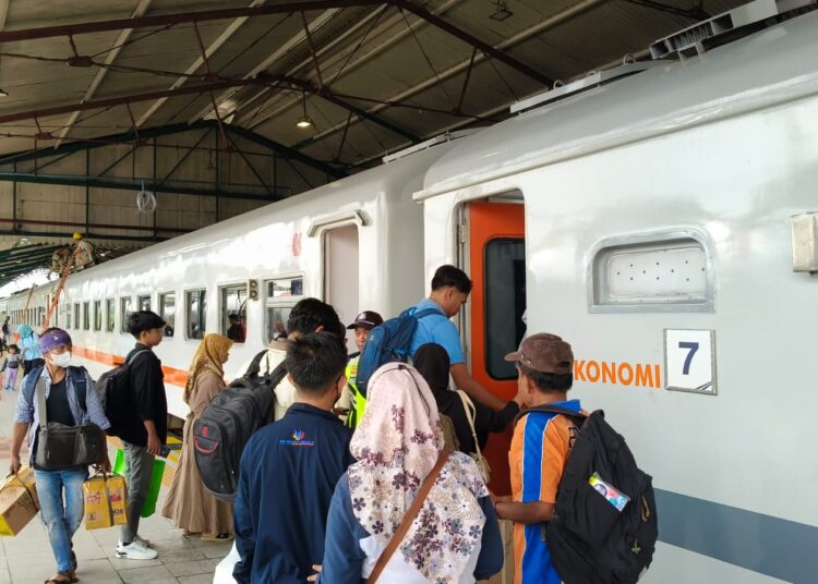 Jelang Libur Idul Adha 1447 H, Volume Penumpang di PT KAI Daop 7 Madiun Mulai Meningkat