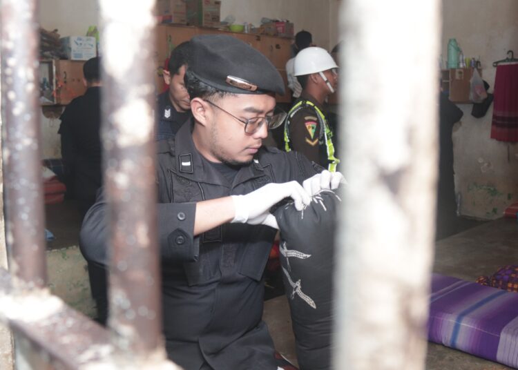 Razia Gabungan Jadi Langkah Tegas Penguatan Pengamanan di Lapas Kediri