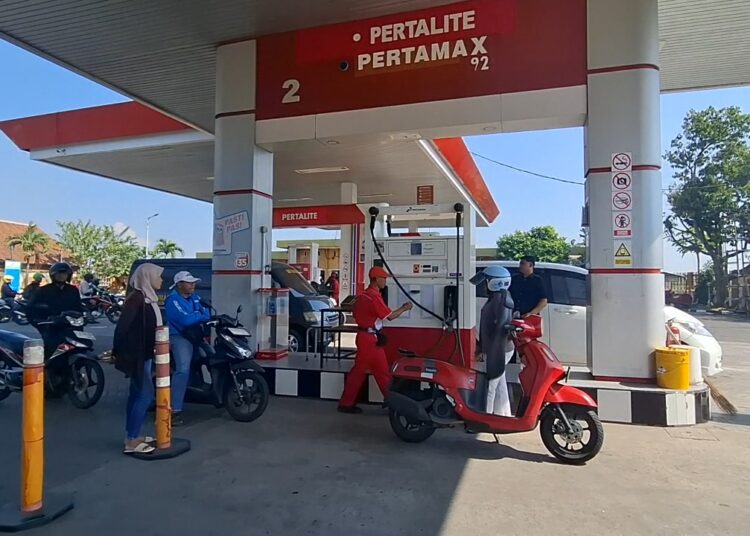 Pertamax Naik Jadi Rp16.250, Warga Kediri Kaget dan Pilih Migrasi ke Pertalite