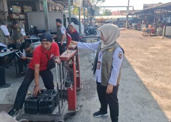 Cegah Kecurangan Jual Beli, Pemkot Kediri Gelar Sidang Tera Ulang Timbangan Pedagang di Pasar Tradisional
