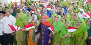 Khofifah dan Ribuan Kader Muslimat NU di Kalbar Gaungkan Seruan Perdamaian Dunia untuk PBB