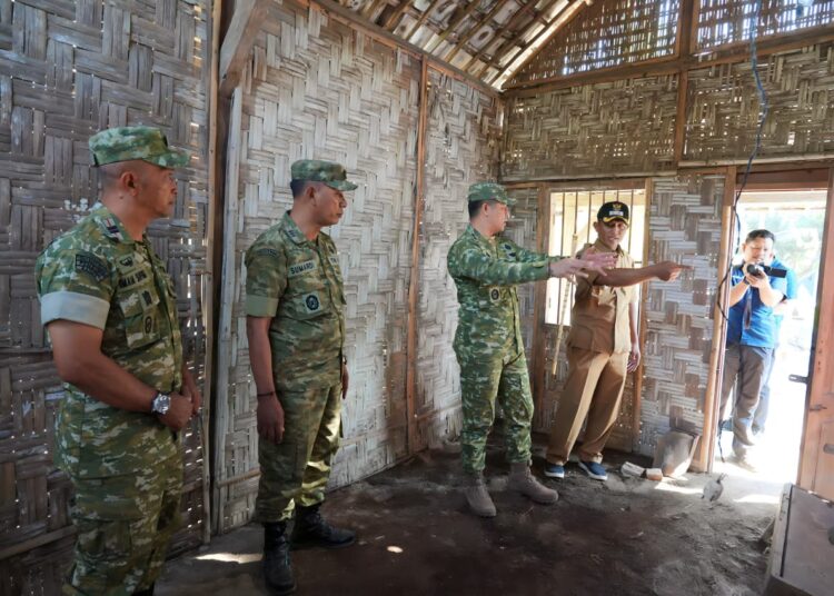 Peringati HUT ke-81 TNI, Kodim 0809/Kediri Bedah Rumah Warga Sebatang Kara