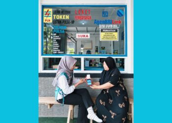 Solusi Keuangan Tanpa Libur: Agen BRILink Toko Samini Sukomoro Layani Puluhan Transaksi Warga Desa Tiap Hari