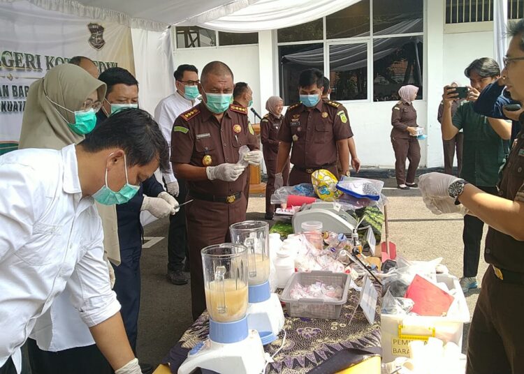 Kejari Kota Kediri Musnahkan 254 Gram Sabu dan Belasan Ribu Pil Koplo